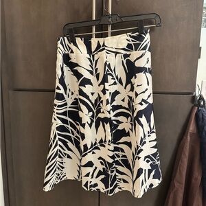 Ann Taylor Black and White A-Line Knee-length Resort Wear Skirt